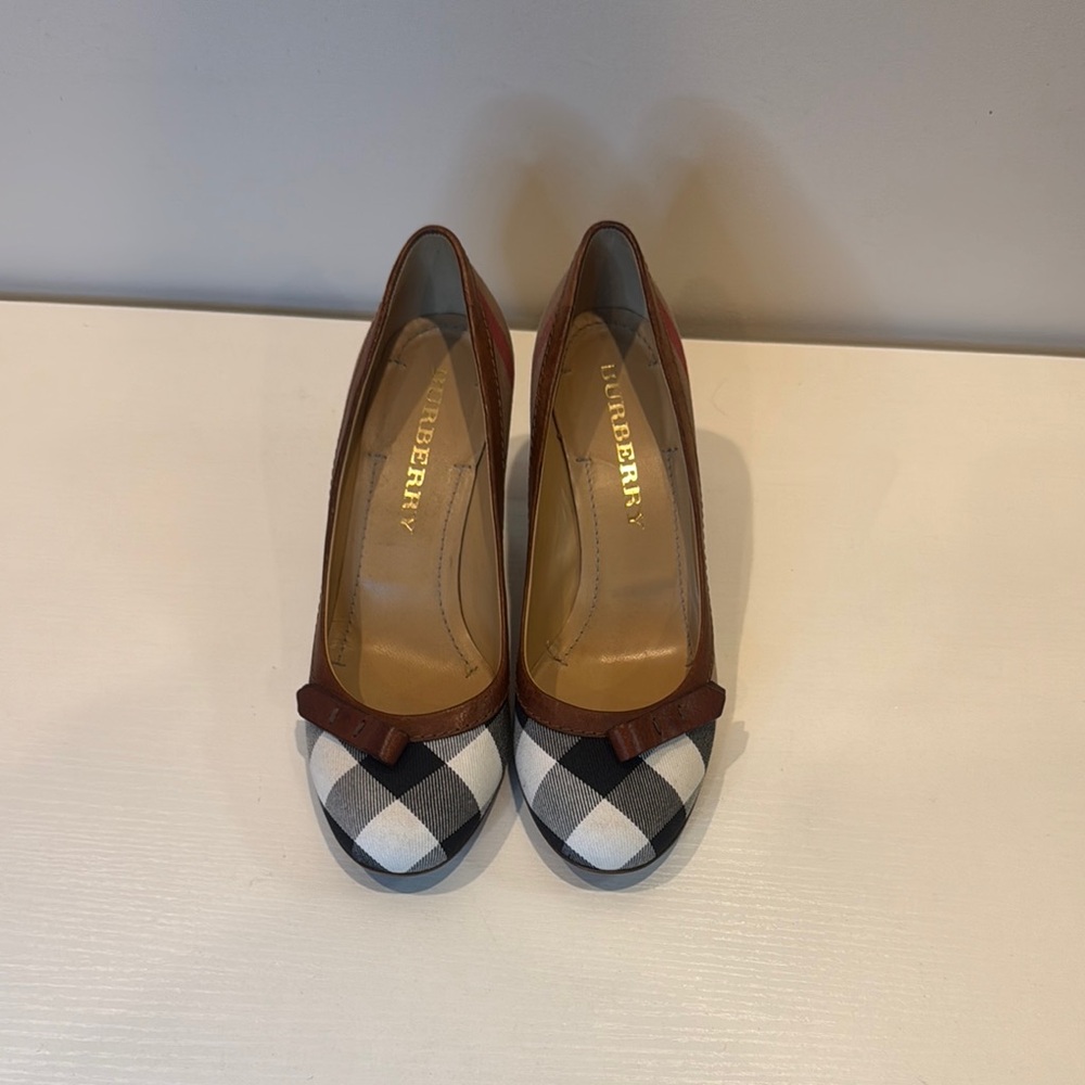 Burberry plaid heels size 37